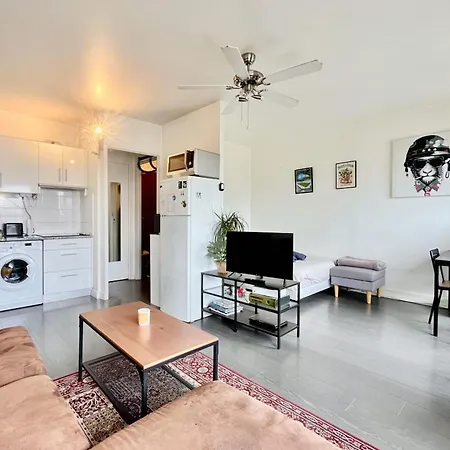 Charming With Balcony On The 10th Floor *